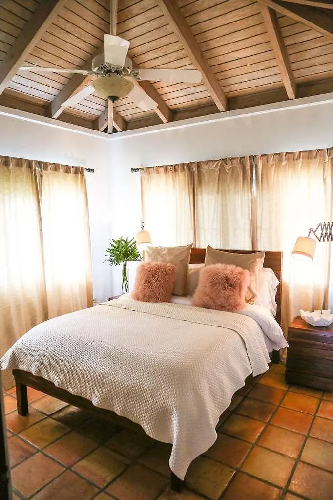 ****  Villa Montana Beach Resort Isabela Puerto Rico
