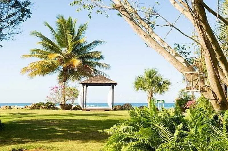 Villa Montana Beach Resort Isabela