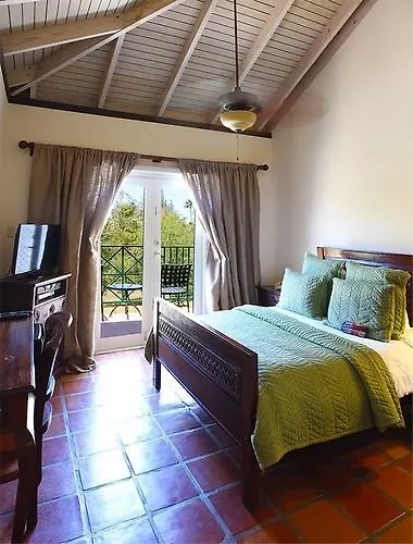 Villa Montana Beach Resort Isabela