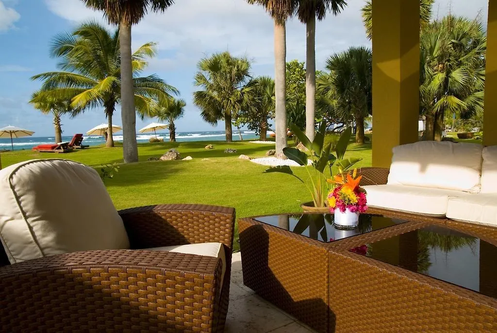 Villa Montana Beach Resort Isabela 4*,